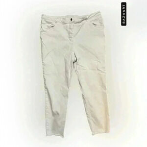 3. Madeleine White Ankle Jeans, Womens Size 16, EUC